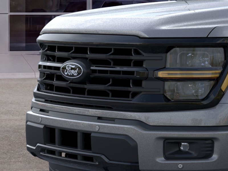 New 2026 Carbonized Gray Metallic Ford XLT image 39