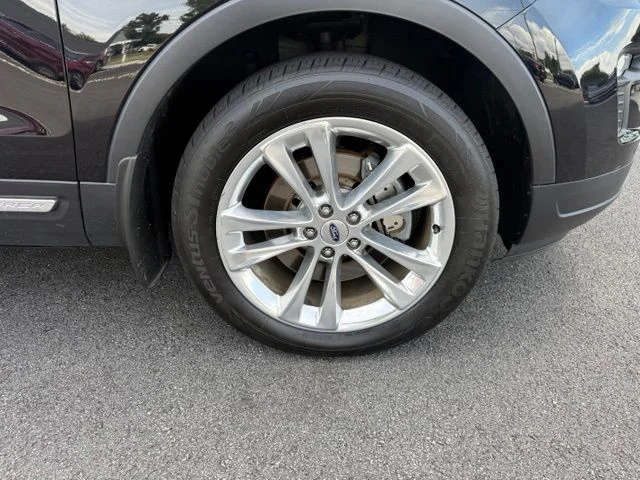 Used 2018 Black Ford XLT image 11