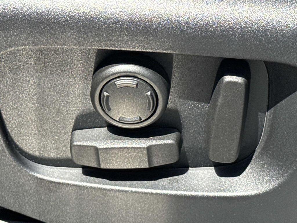 Used 2026 Gray Land Rover S image 22