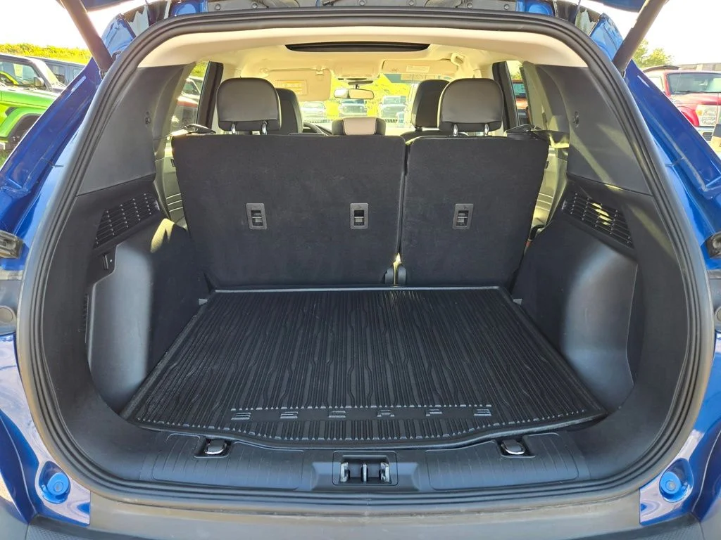 Used 2022 Blue Ford SEL image 31