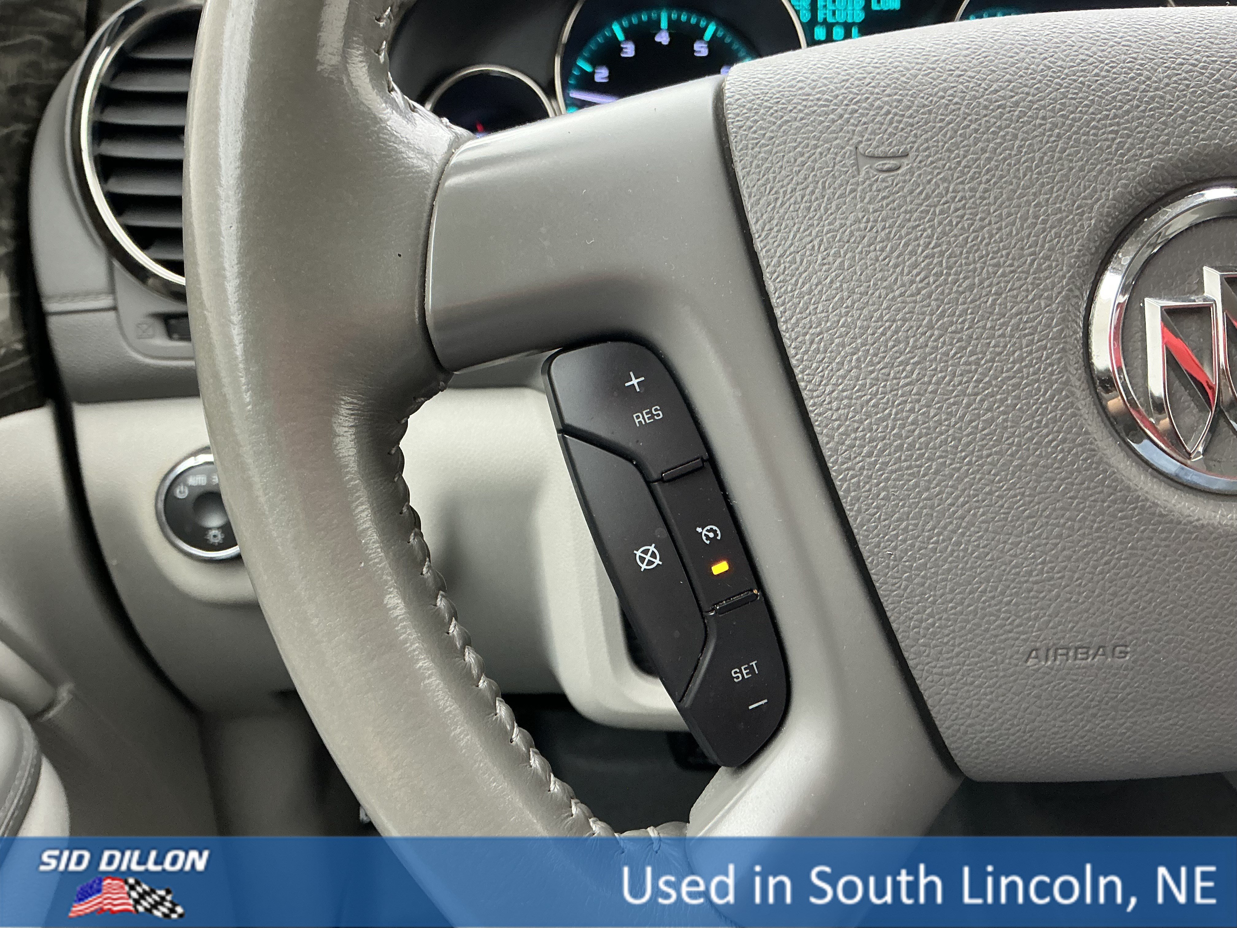 Used 2013 White Diamond Tricoat Buick  image 9