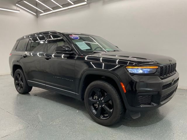 Used 2023 Black Jeep Altitude image 8
