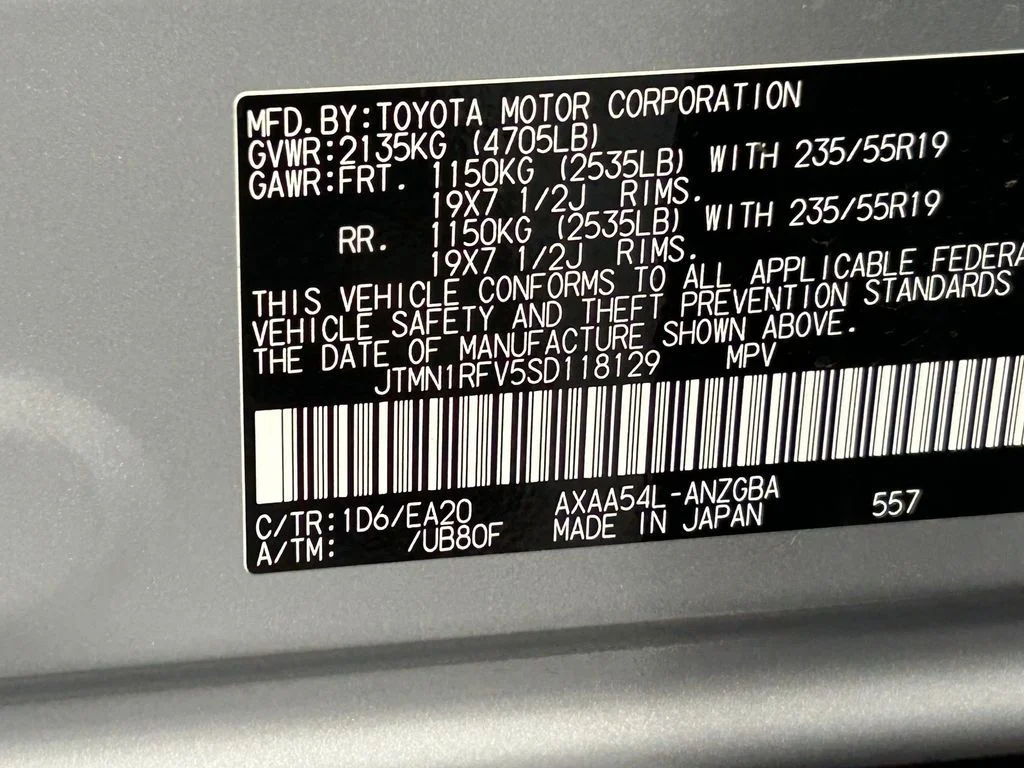 Used 2025 Silver Sky Metallic Toyota Limited image 19