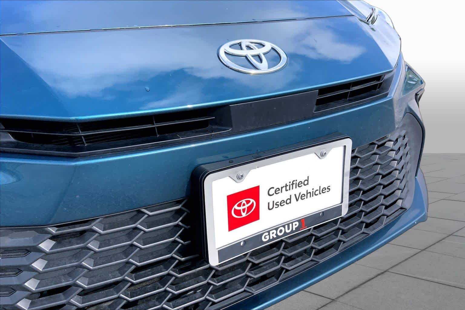 Used 2025 Ocean Gem Toyota SE image 29