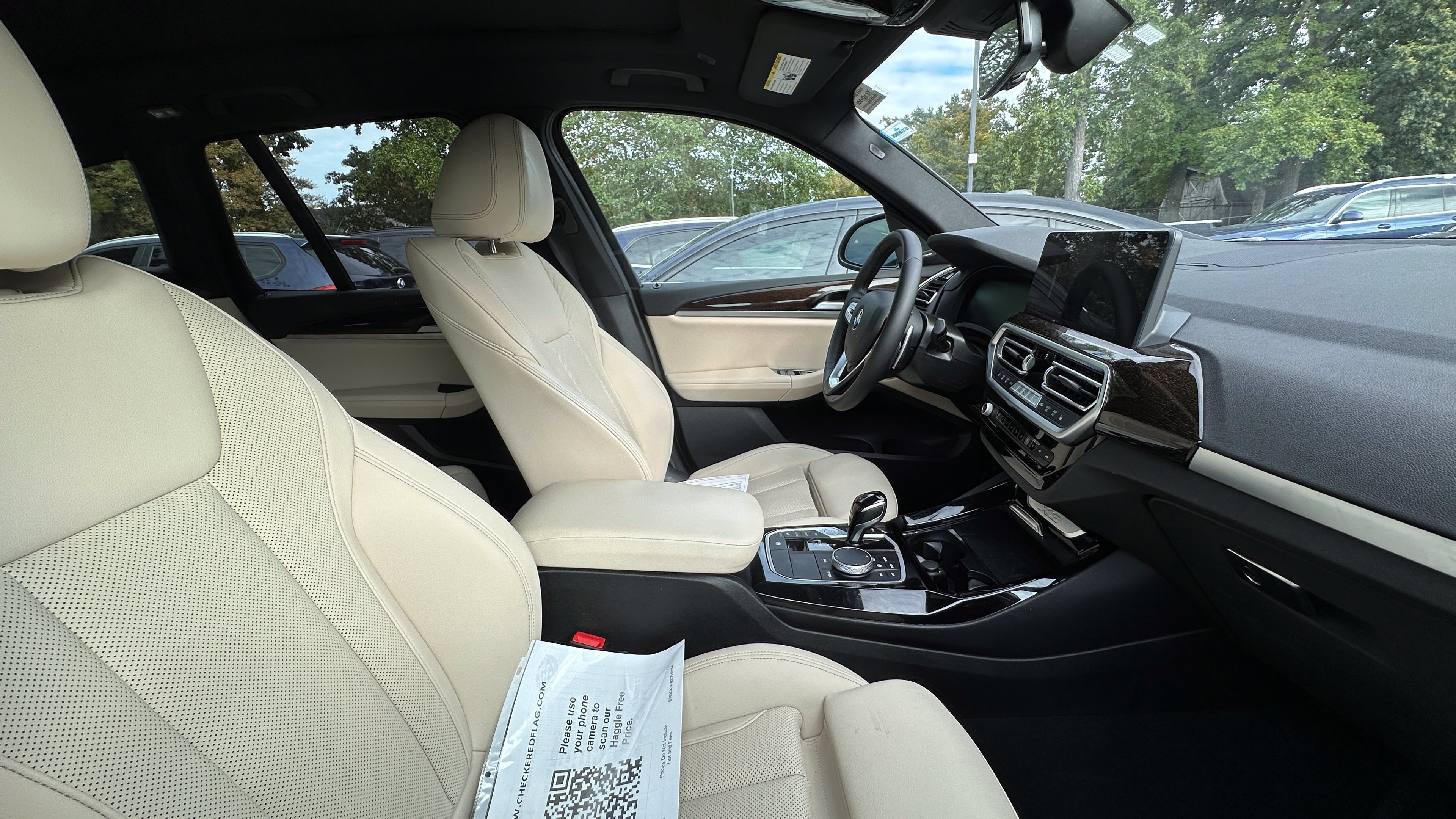 Used 2024 Black Sapphire Metallic BMW xDrive30i image 5