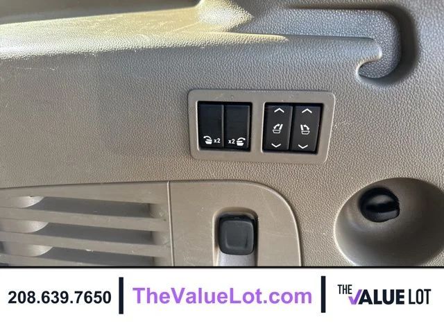 Used 2019 Silver GMC SLT image 24