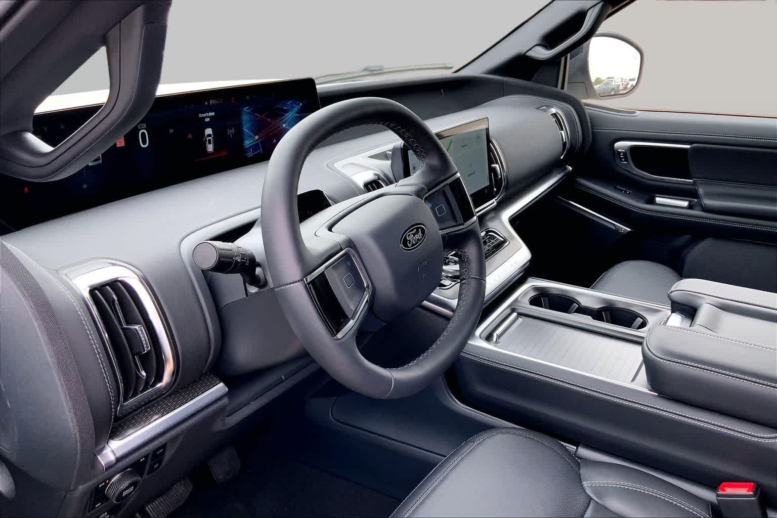 New 2026 Star White Metallic Tri-Coat Ford Platinum® image 8