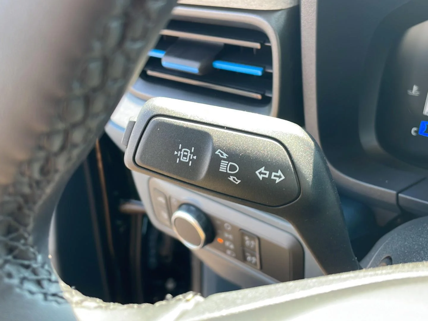 New 2026 Shadow Black Ford XLT image 16