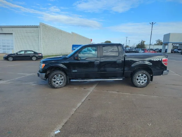Used 2013 Black Ford XLT image 2
