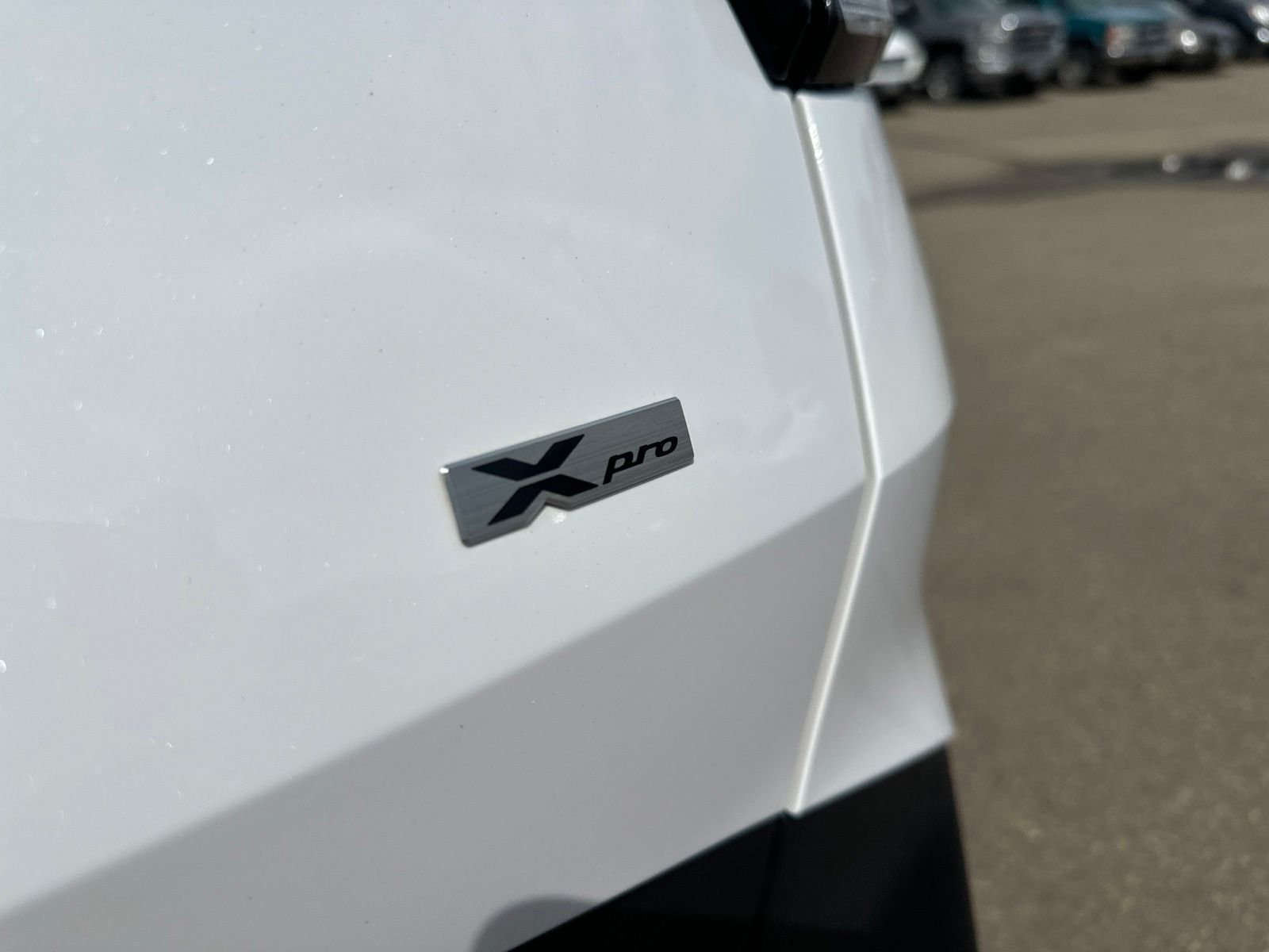 Used 2023 White Kia X-Pro image 6