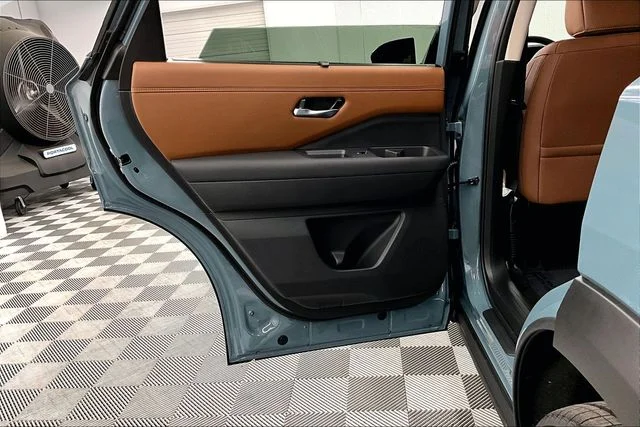 New 2026 Baltic Teal Nissan Platinum image 34