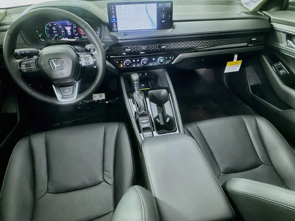 New 2026 Solar Silver Metallic Honda Touring image 32