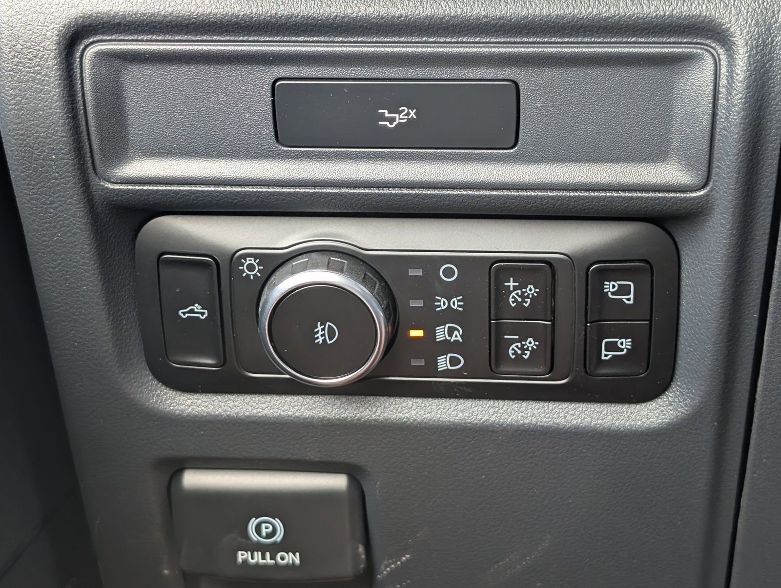 New 2026 Oxford White Ford XLT image 26