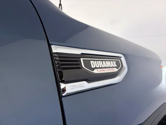 Used 2024  GMC SLE image 9