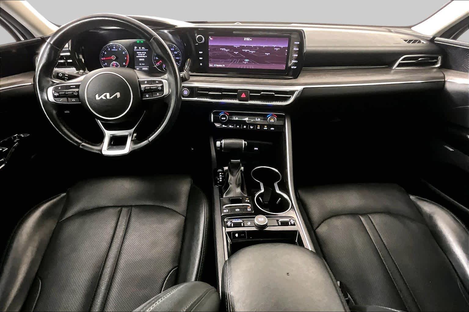 Used 2022 Glacial White Pearl Kia EX image 13