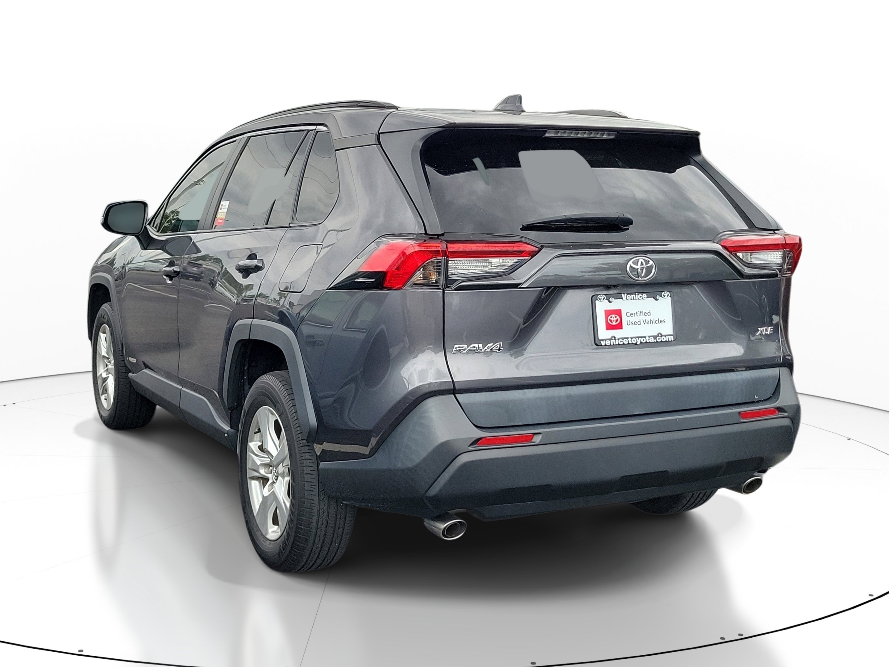 Used 2020 Magnetic Gray Metallic Toyota XLE image 9