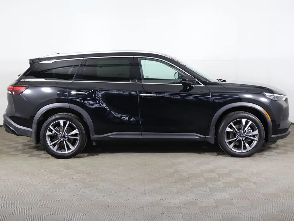 Used 2024 Mineral INFINITI LUXE image 22