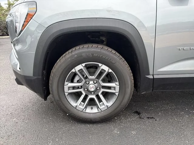 New 2027 Sterling Metallic GMC Elevation image 30