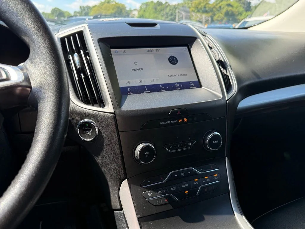 Used 2019 Blue Metallic Ford SEL image 18