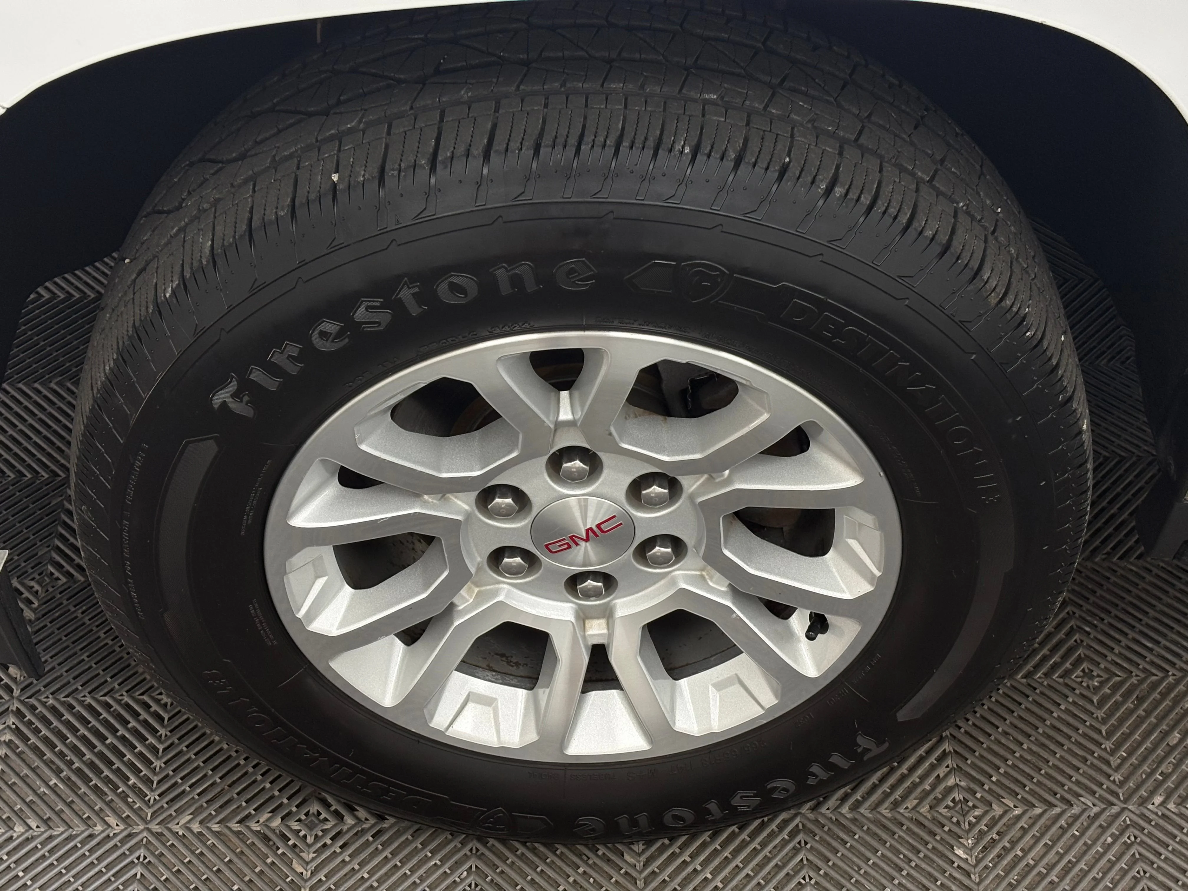 Used 2018 SUMMIT WHITE GMC SLT image 16