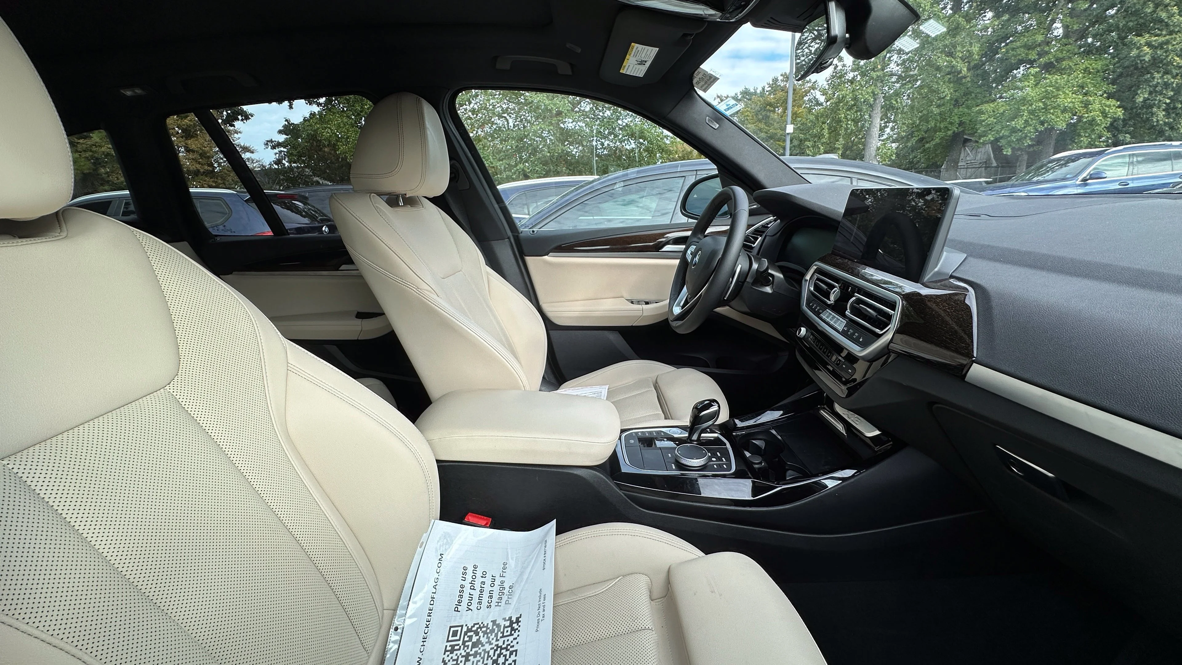 Used 2024 Black Sapphire Metallic BMW xDrive30i image 5