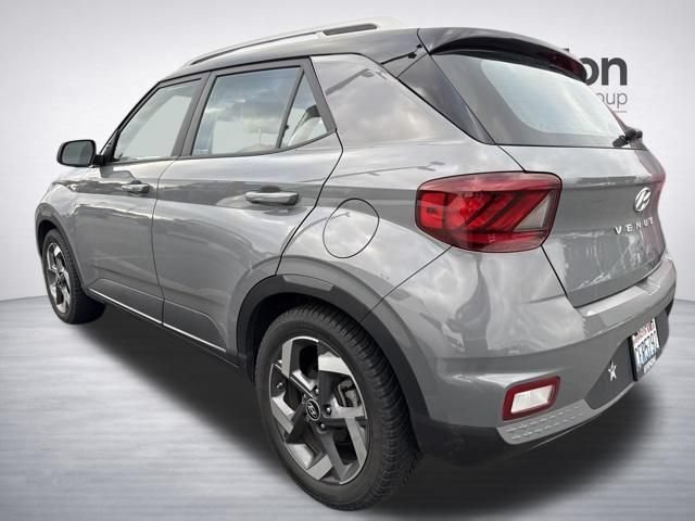 Used 2022 Galactic Gray Hyundai Limited image 11