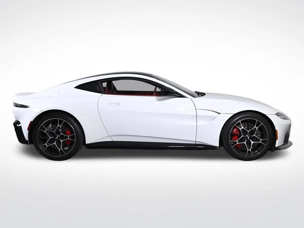 Used 2022 Lunar White Aston Martin Coupe image 6