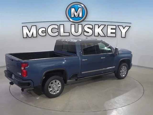 Used 2024 Blue Chevrolet High Country image 4