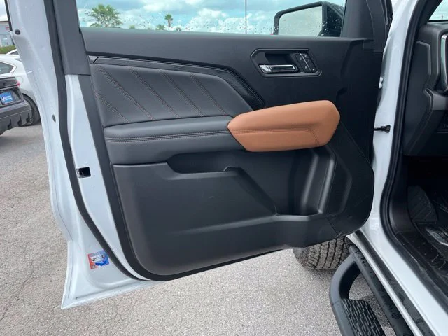 2026 GMC Canyon AT4 - Photo 13