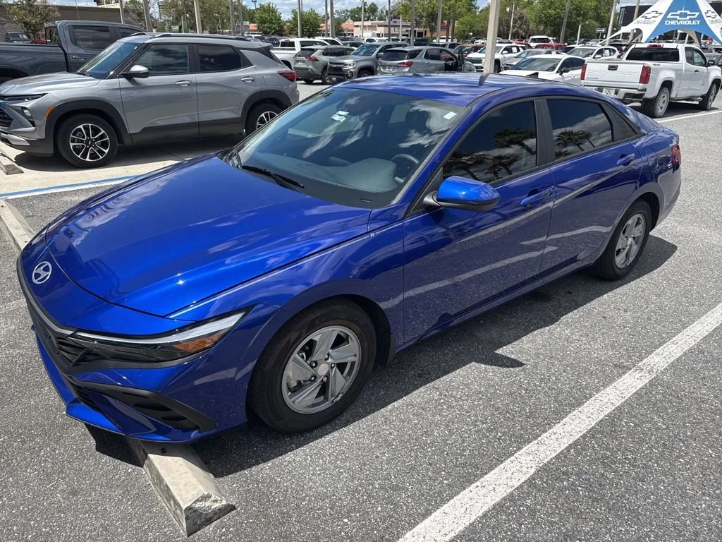 2024 Hyundai Elantra SE