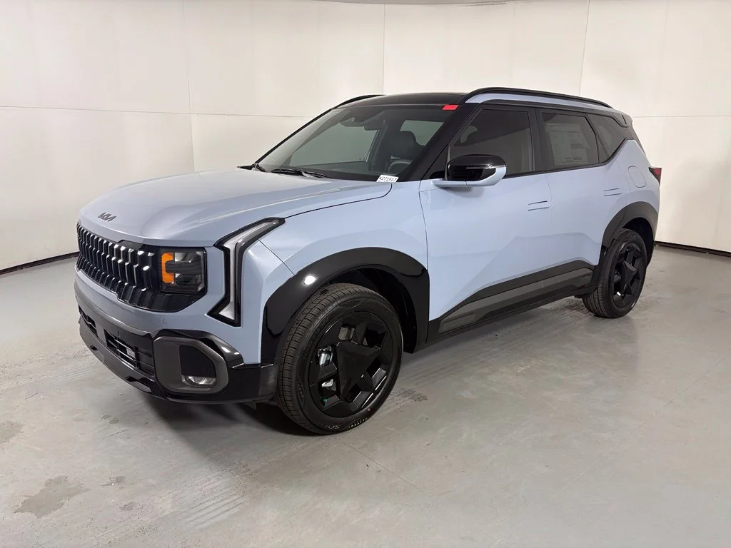 New 2027 Pale Gray Kia X-Line S image 4