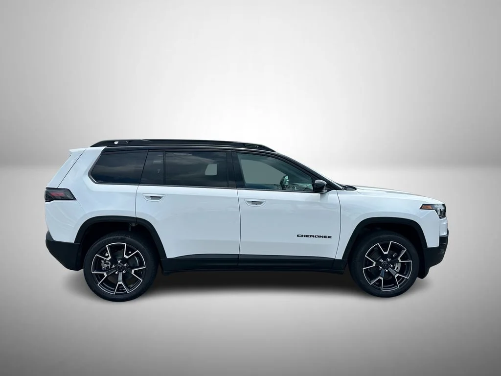 New 2026 Bright White Clear-Coat Exterior Paint Jeep Overland image 5