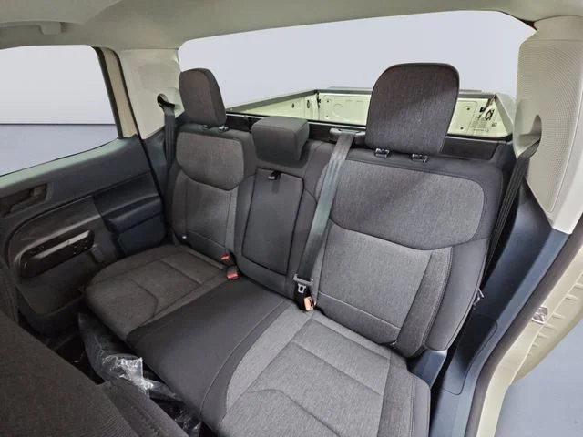 New 2025 Desert Sand Ford XLT image 13