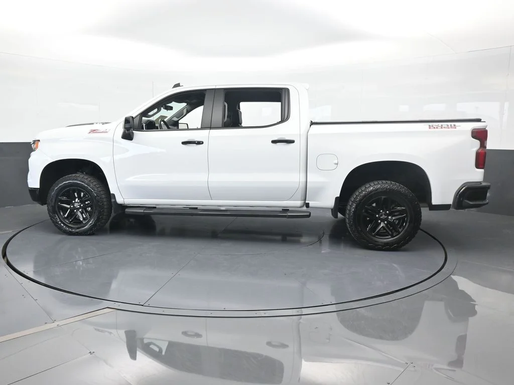 Used 2024 Summit White Chevrolet LT Trail Boss image 3