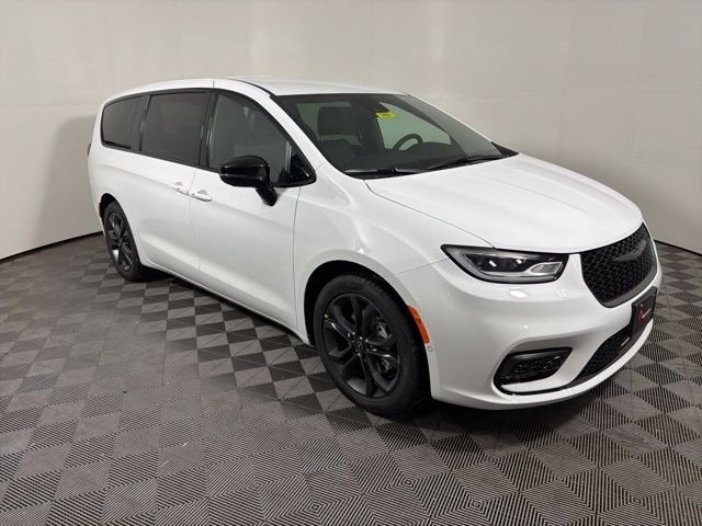 2026 Chrysler Pacifica