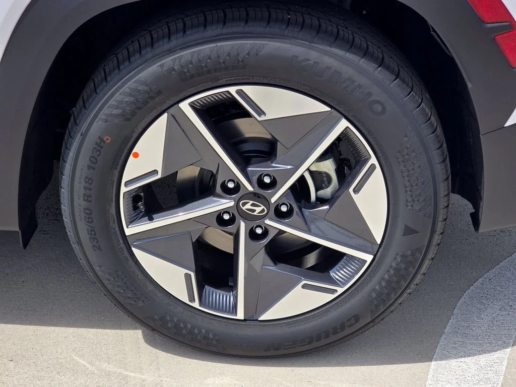 Used 2026 White Hyundai SEL image 5