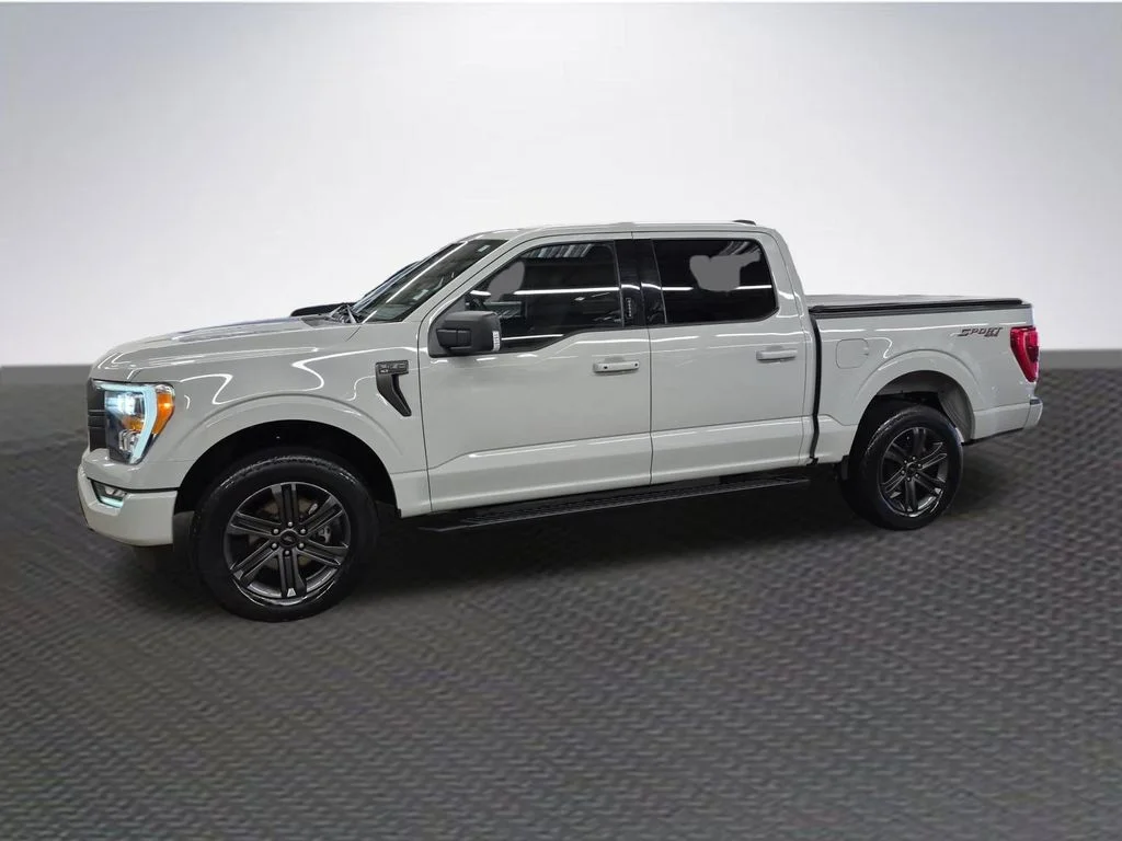 Certified Used 2023 Avalanche Ford XLT image 2