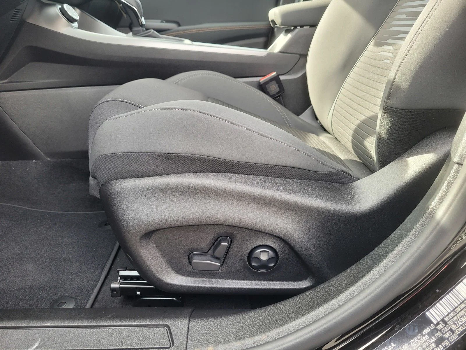 2025 Alfa Romeo Tonale Base - Photo 11