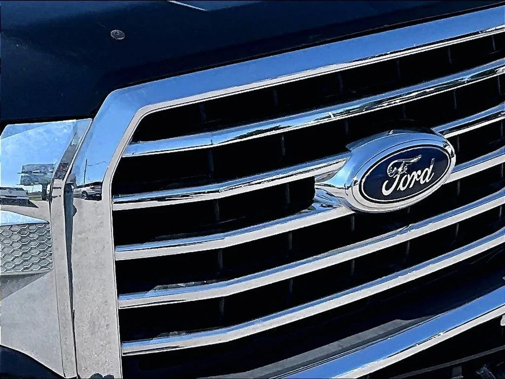 Used 2017 Black Ford XLT image 30