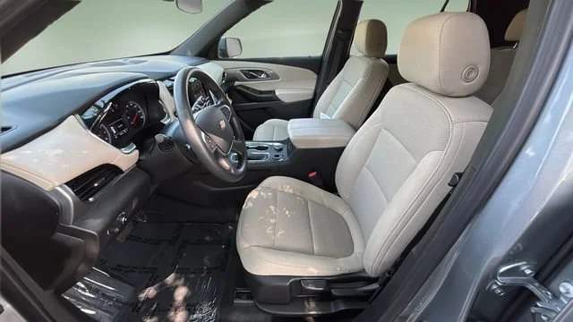 Used 2023 STERLING GRAY METALLIC Chevrolet LS image 18