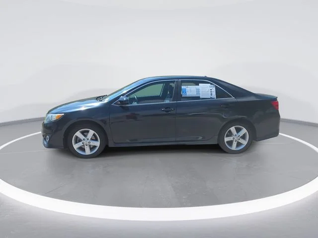 Used 2013 Gray Toyota SE image 4