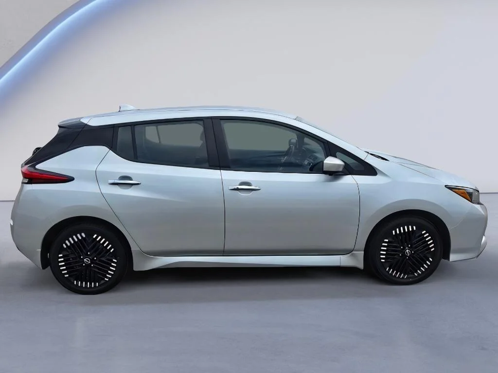 Used 2024 Brilliant Silver Metallic Nissan SV PLUS image 6