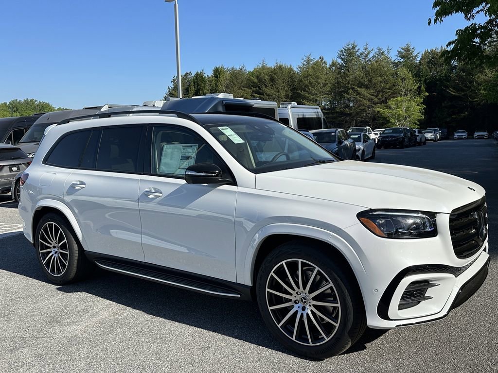 New 2026 MANUFAKTUR Moonlight White Metallic Mercedes-Benz GLS 450 image 2