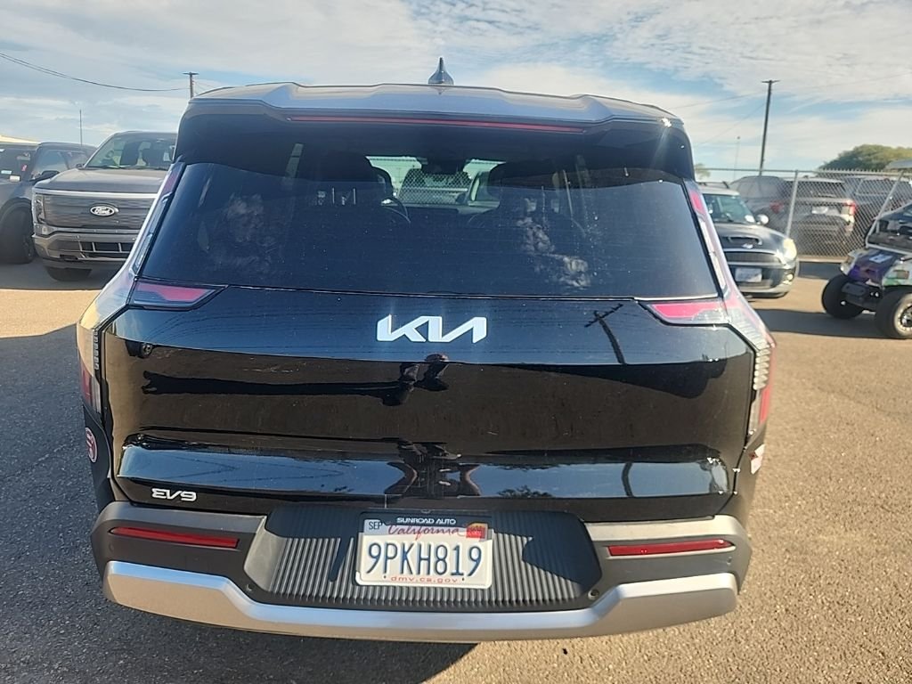 Certified Used 2024 Black Kia Light Long Range image 12