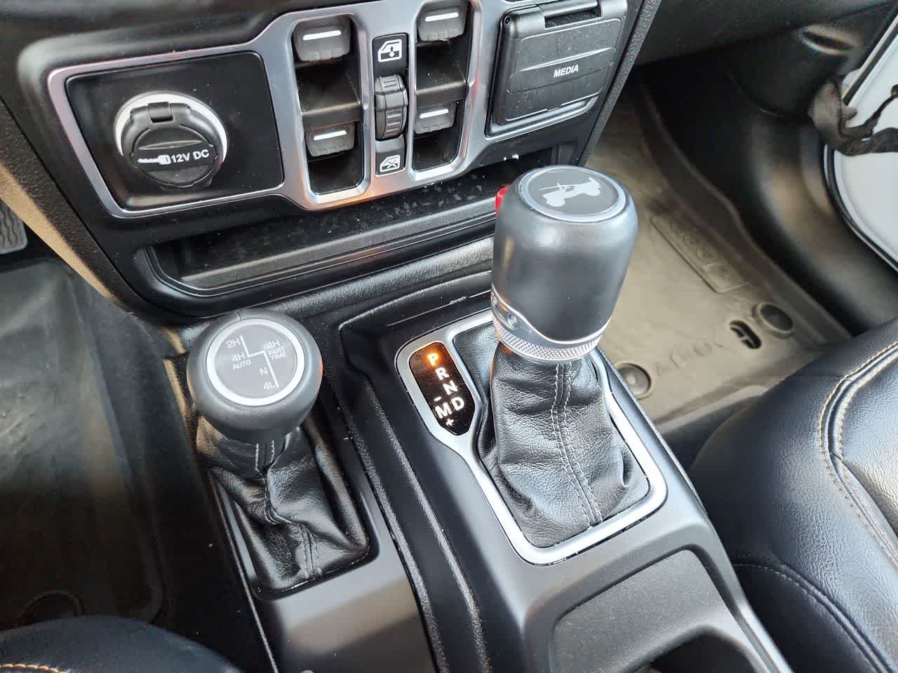 Used 2024 Bright White Clearcoat Jeep Sahara image 19