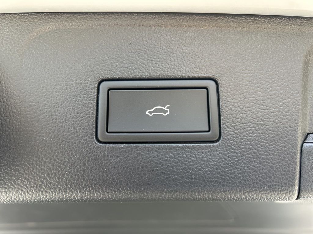 New 2026 White/off-white Volkswagen SE w/Technology image 54