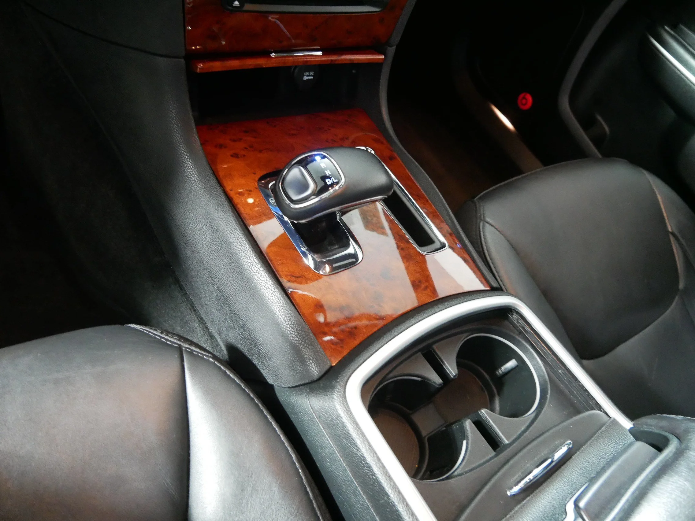 Used 2014 Granite Crystal Metallic Clearcoat Chrysler  image 24