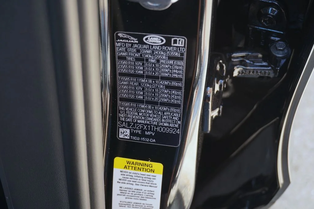New 2026 Santorini Black Land Rover S image 32