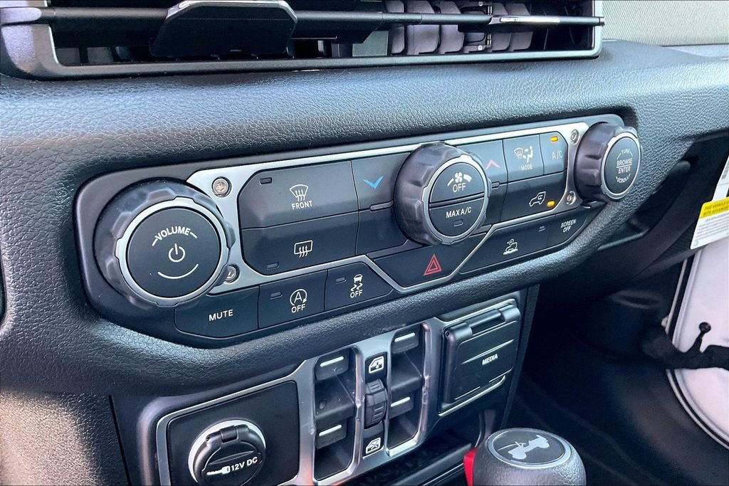 New 2026 Jeep Wrangler Sport 4D Sport Utility