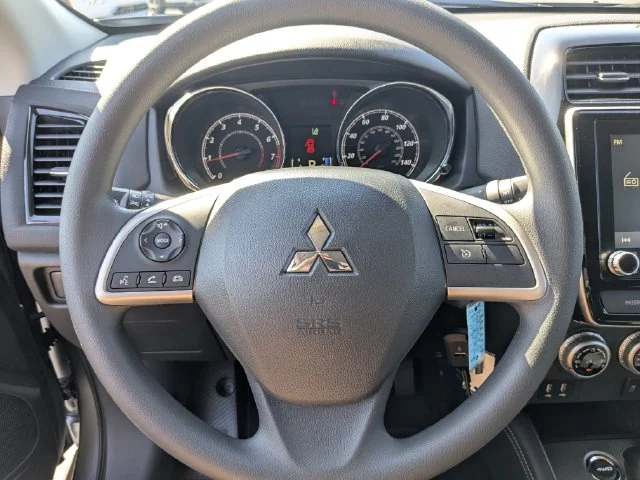 New 2027 Gray Mitsubishi ES image 30